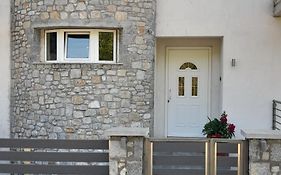 Chloi House